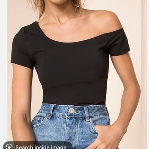 Superdown Felicia off shoulder asymmetrical bodysuit